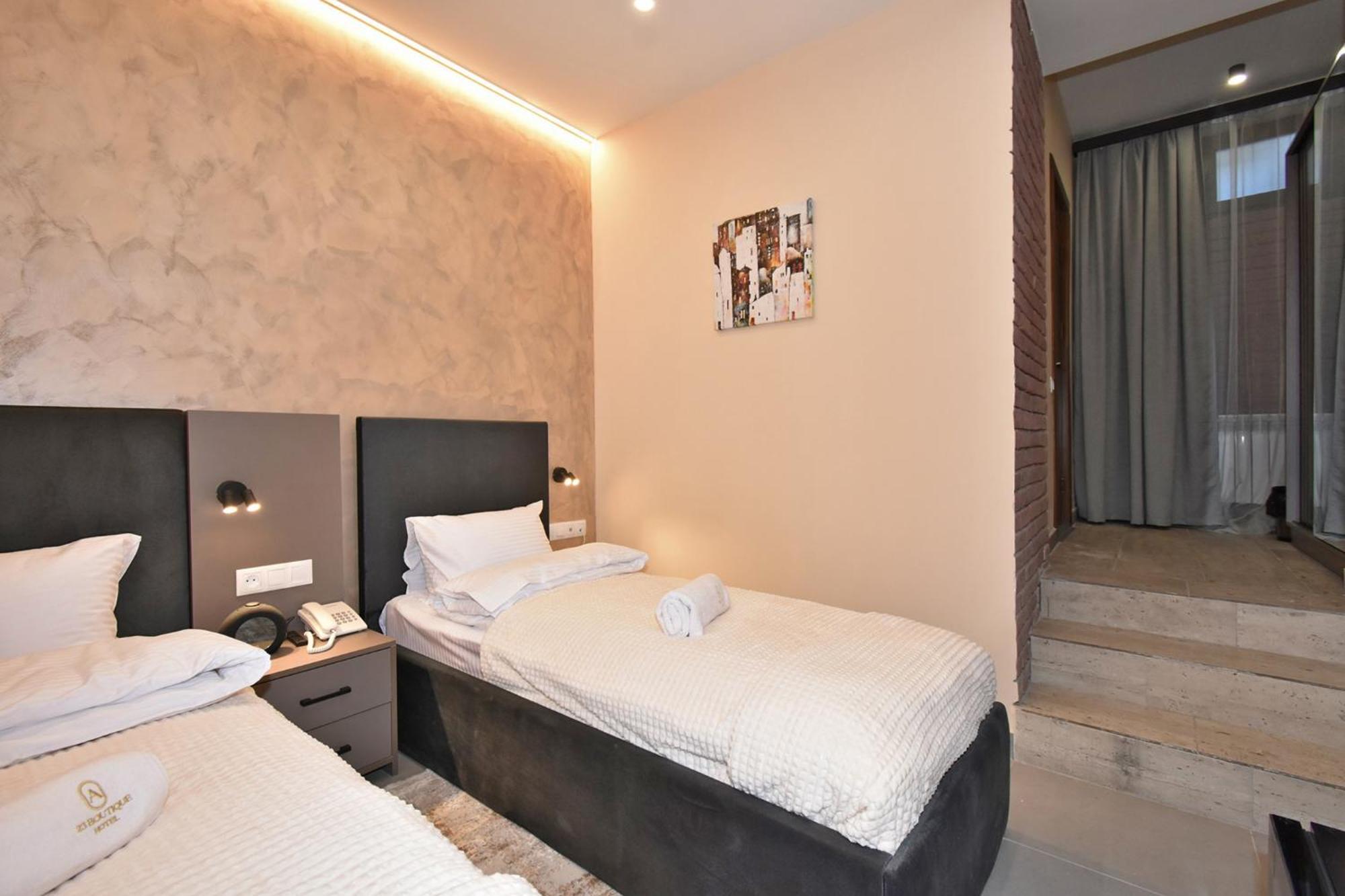 Avenue 23 Boutique Hotel Erevan Esterno foto