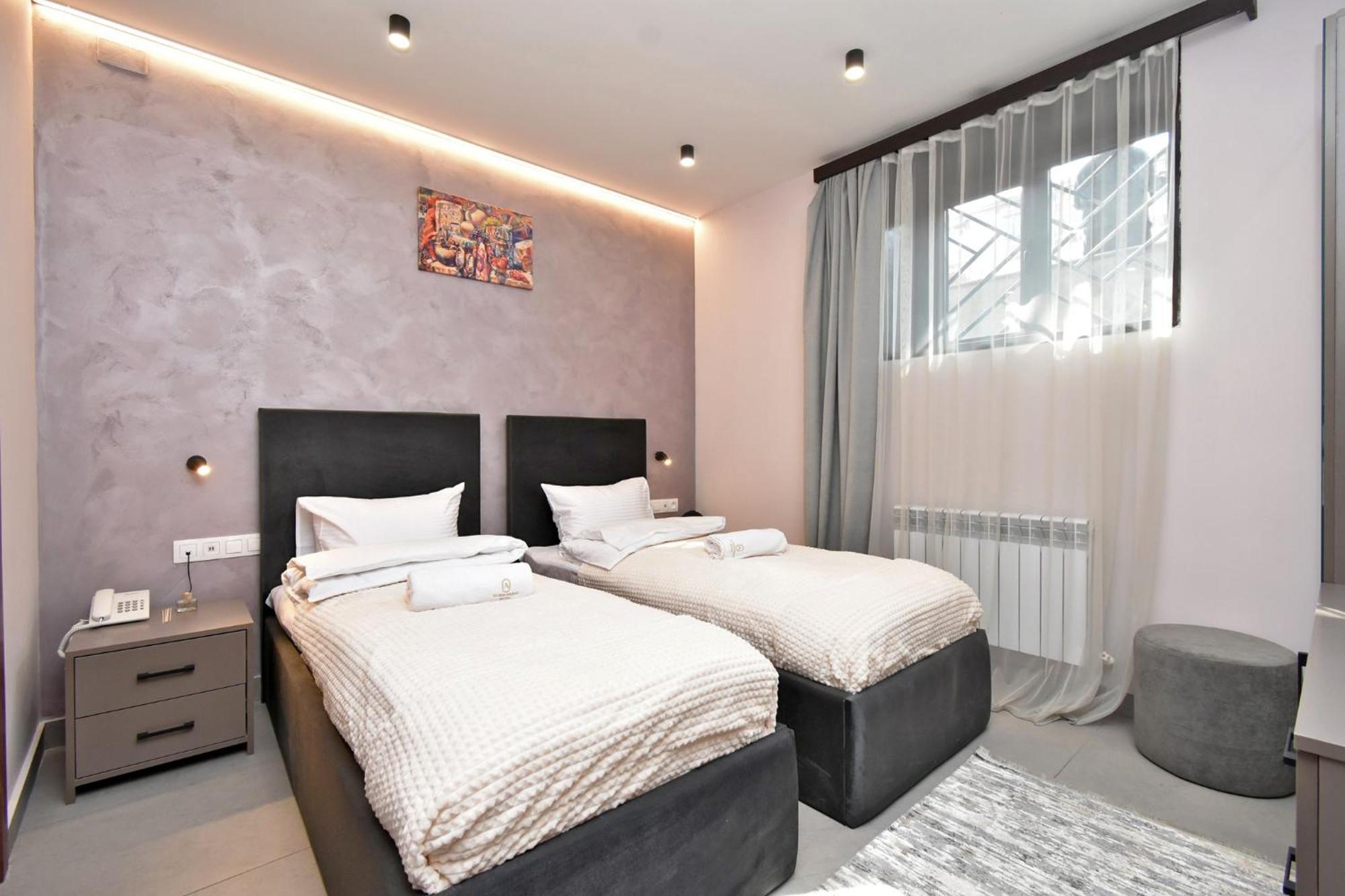 Avenue 23 Boutique Hotel Erevan Esterno foto