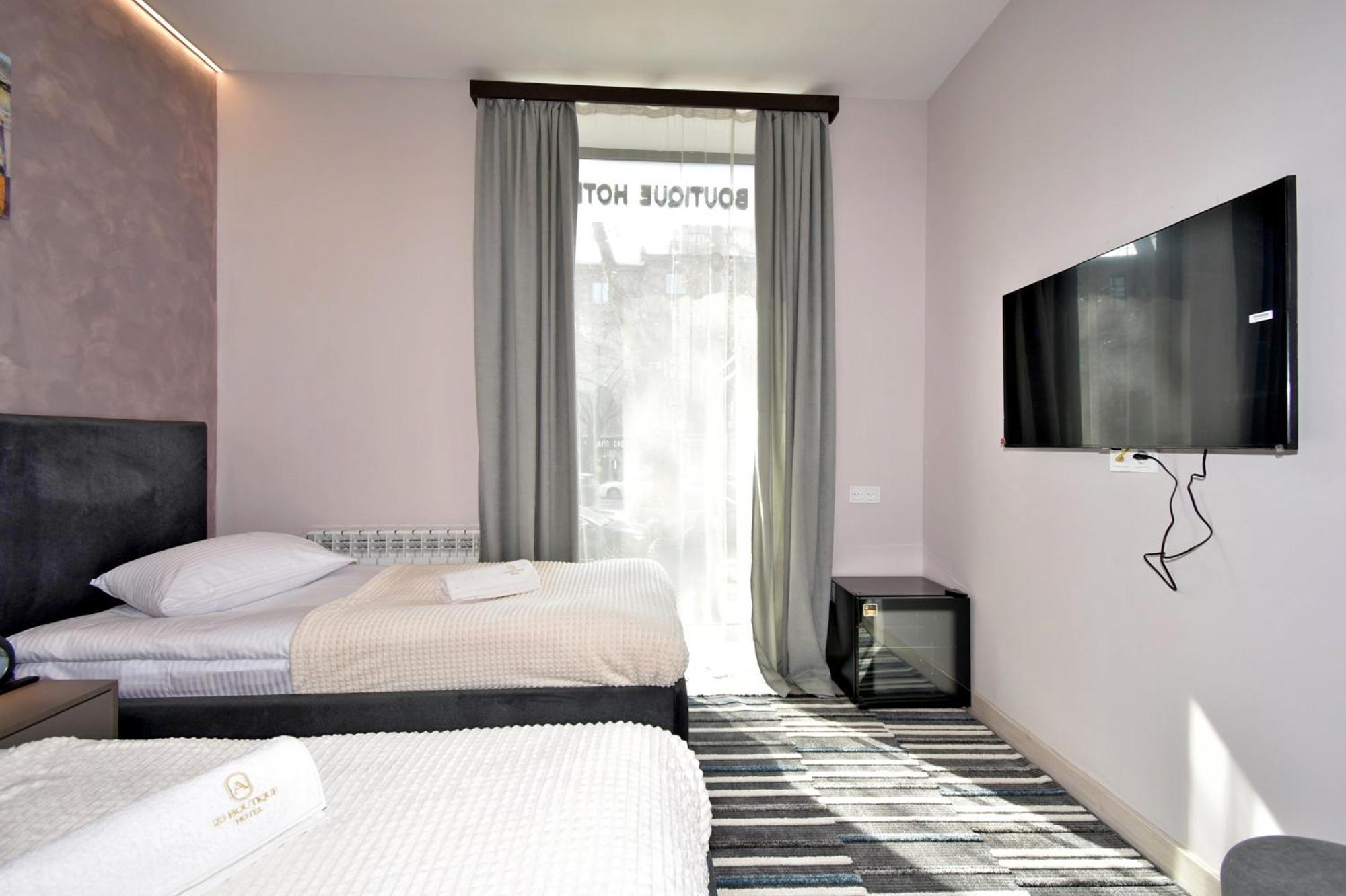Avenue 23 Boutique Hotel Erevan Esterno foto