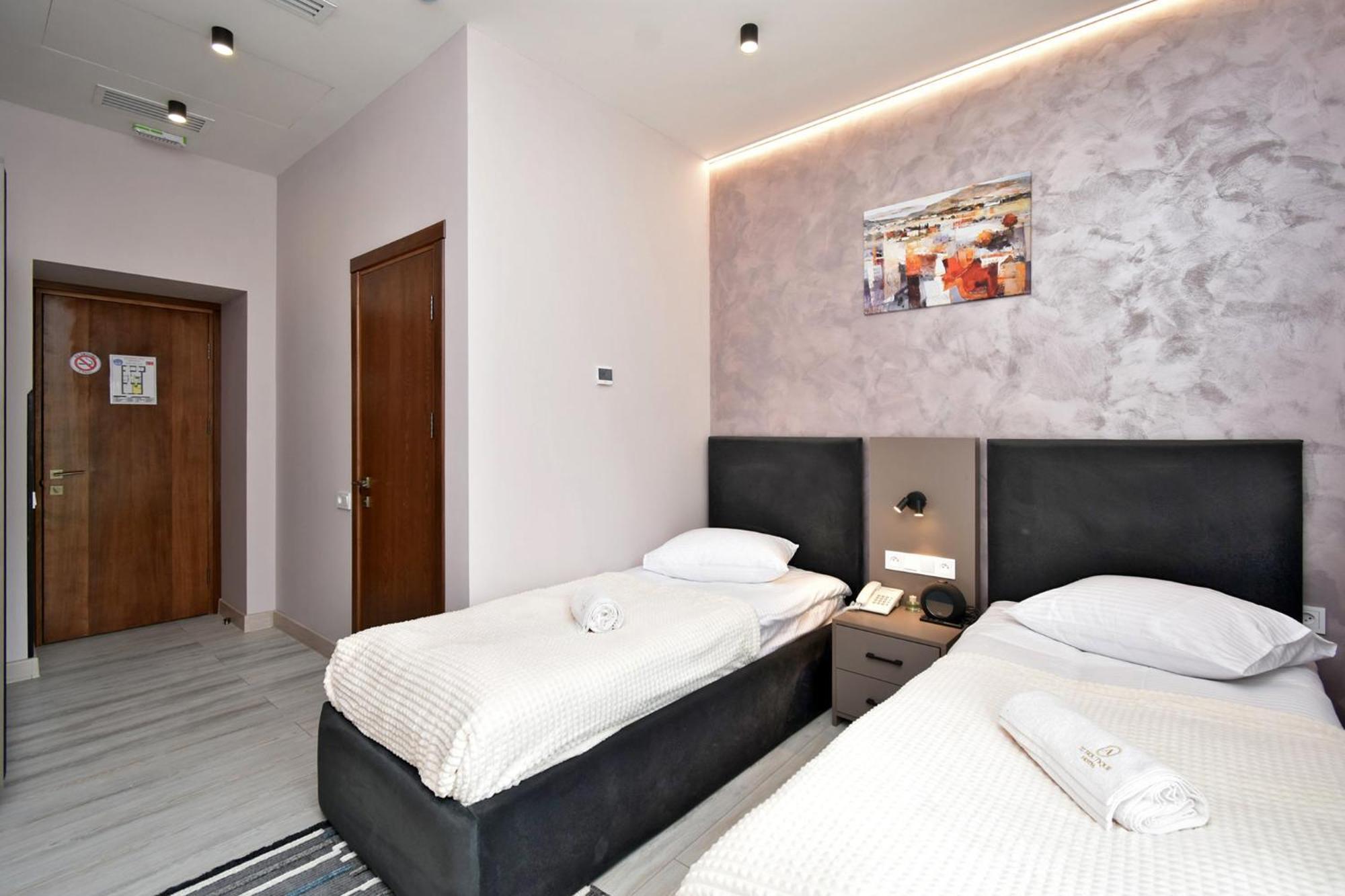 Avenue 23 Boutique Hotel Erevan Esterno foto