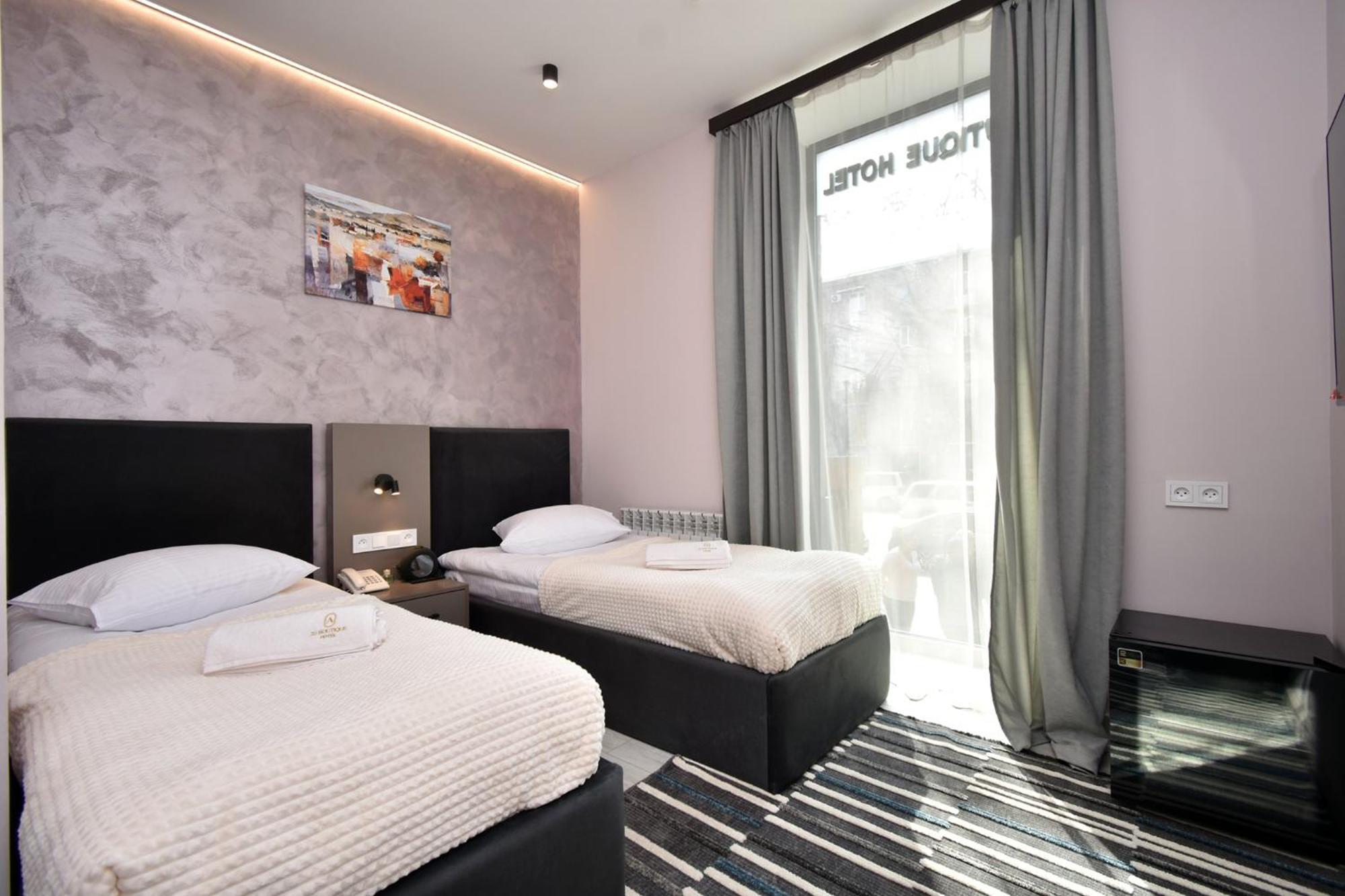 Avenue 23 Boutique Hotel Erevan Esterno foto