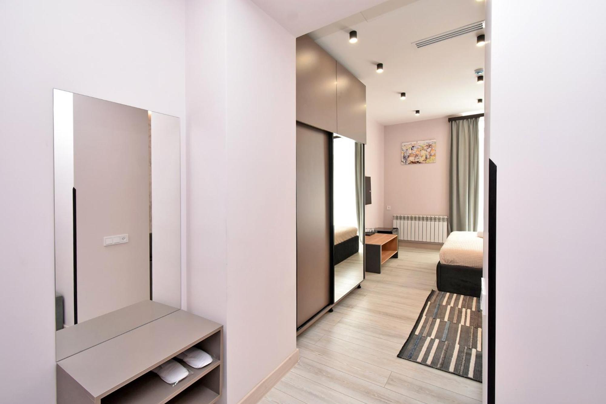Avenue 23 Boutique Hotel Erevan Esterno foto
