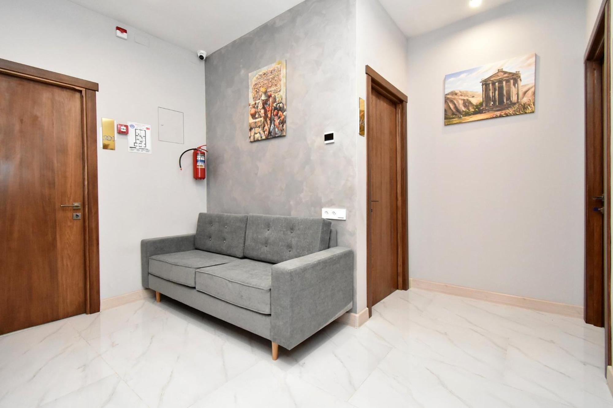 Avenue 23 Boutique Hotel Erevan Esterno foto