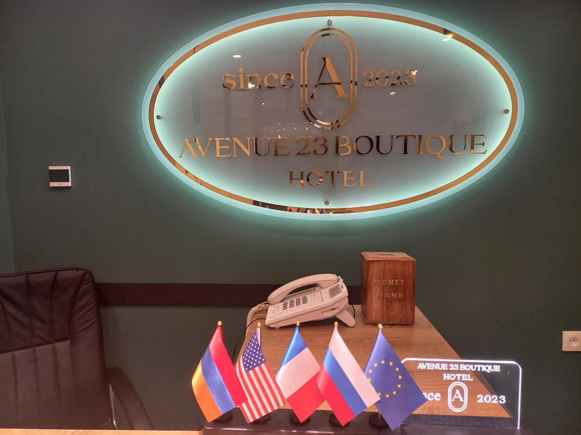 Avenue 23 Boutique Hotel Erevan Esterno foto