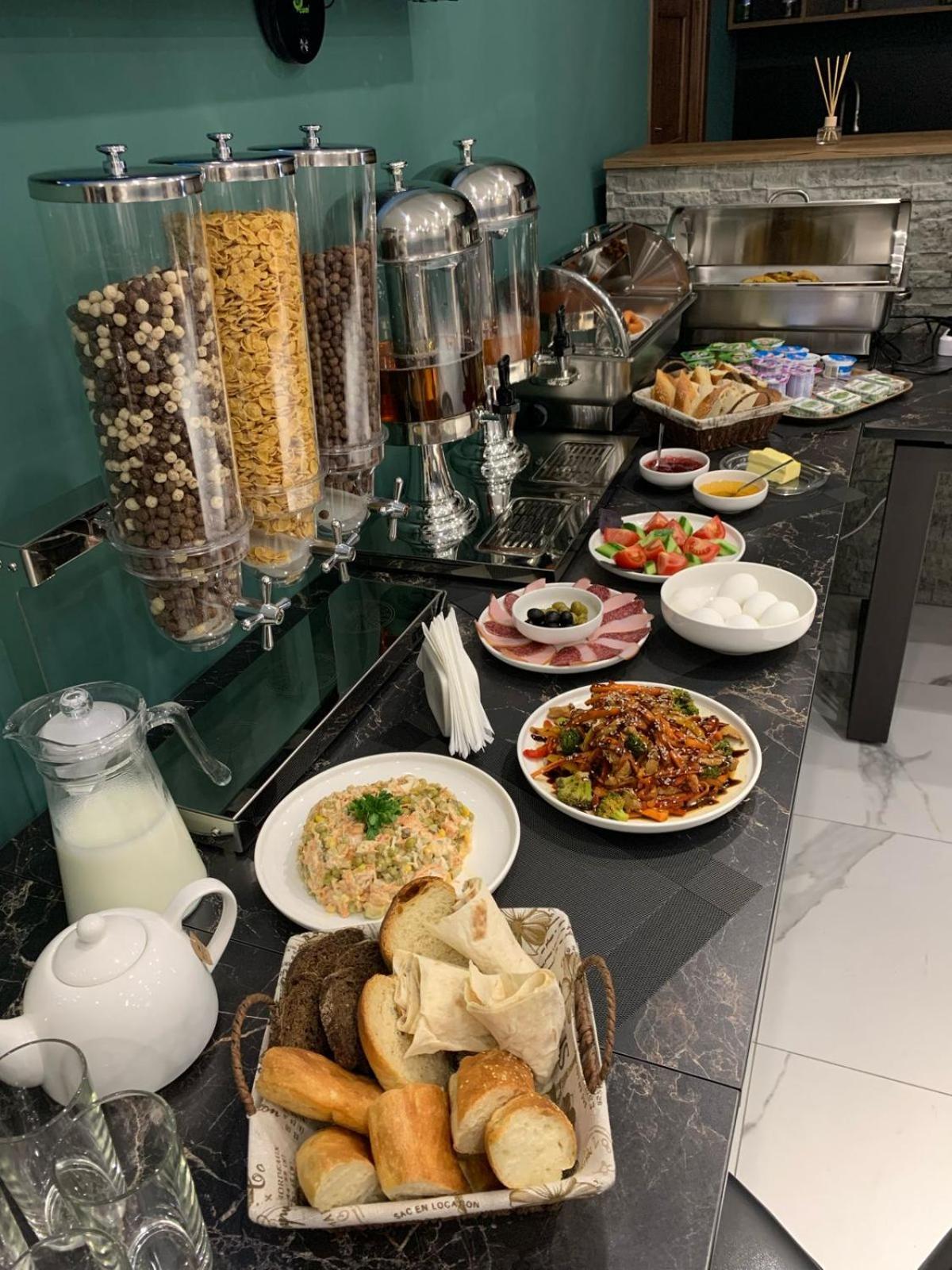 Avenue 23 Boutique Hotel Erevan Esterno foto
