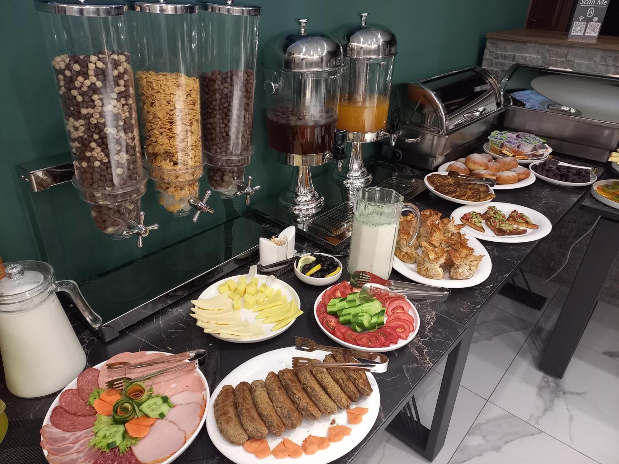 Avenue 23 Boutique Hotel Erevan Esterno foto