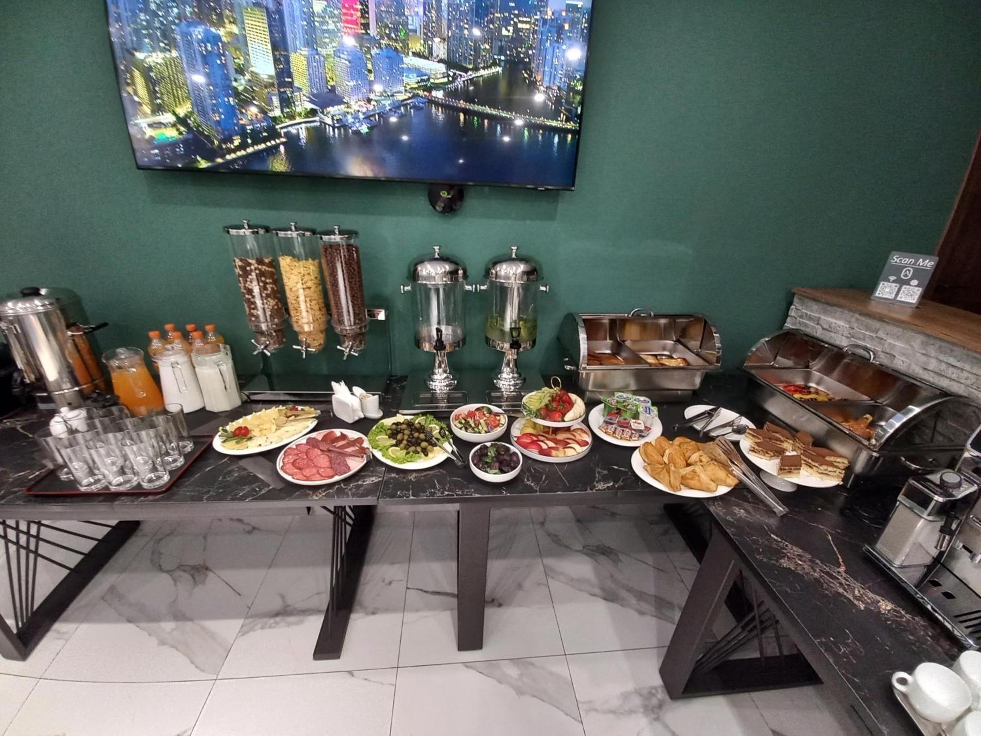 Avenue 23 Boutique Hotel Erevan Esterno foto
